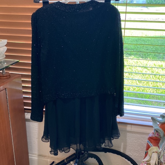 Beautiful and elegant evening two piece dress,very becoming! - Picture 2 of 6